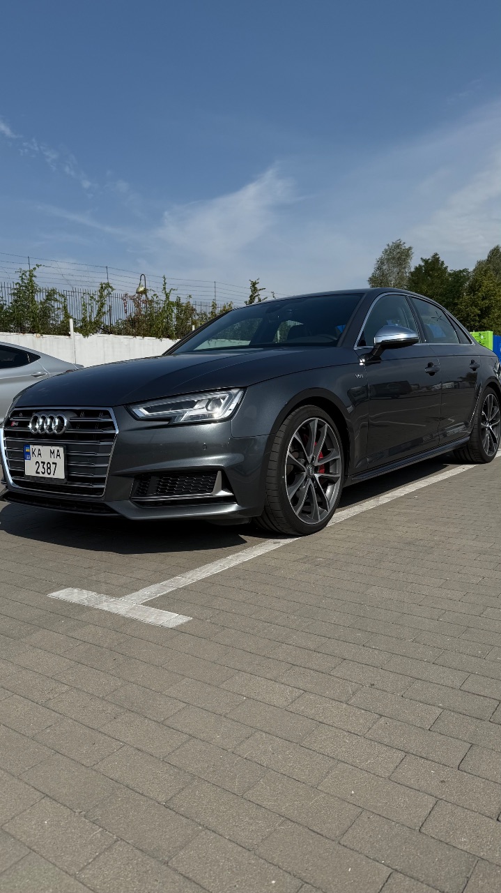 Audi S4 - фото 6