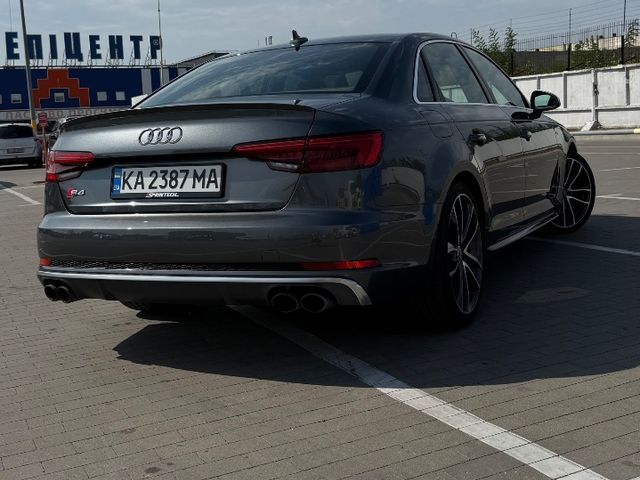 Audi S4 - фото 4
