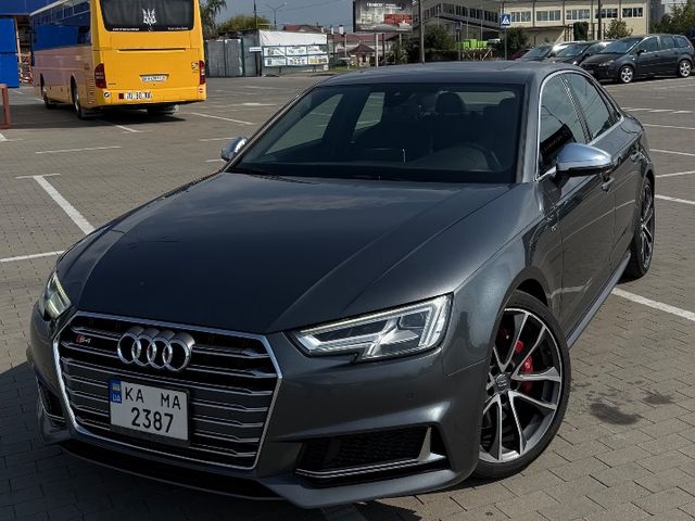 Audi S4 - фото 2