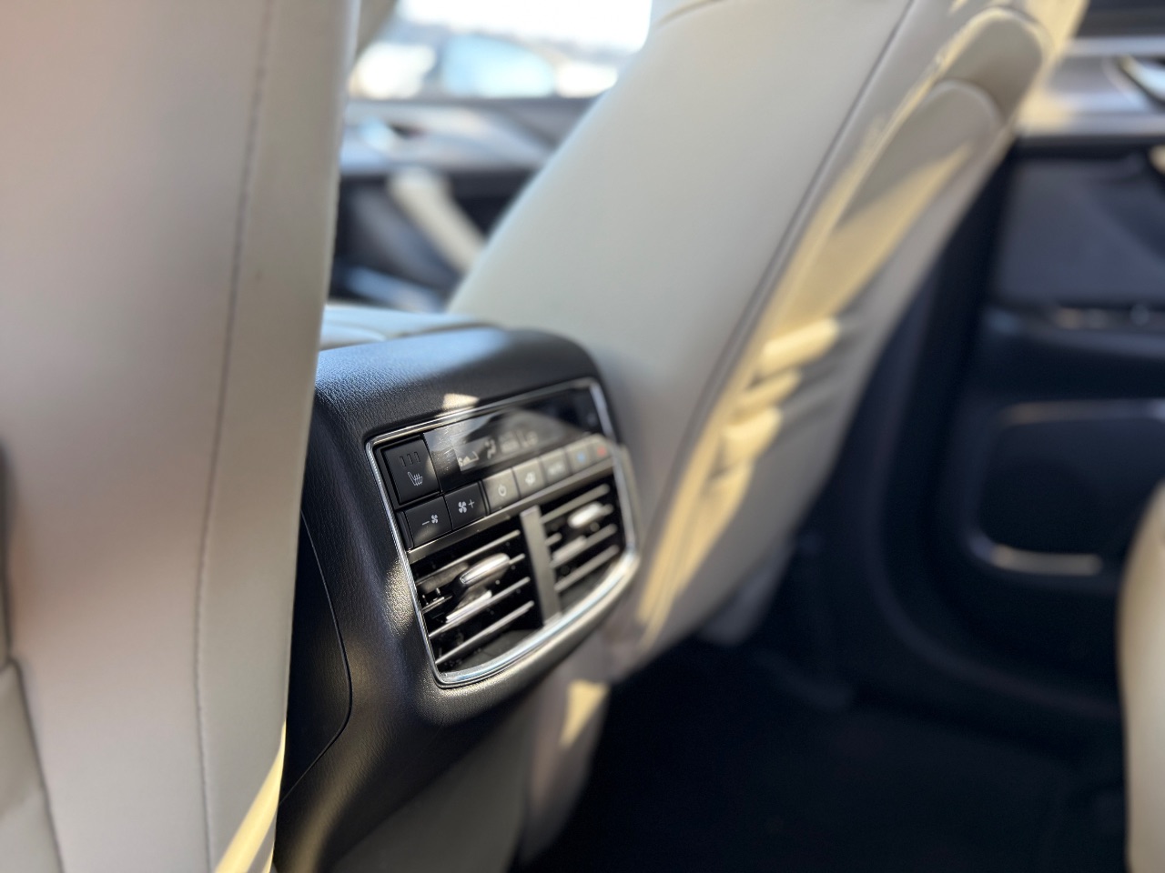 Mazda CX-9 - фото 10