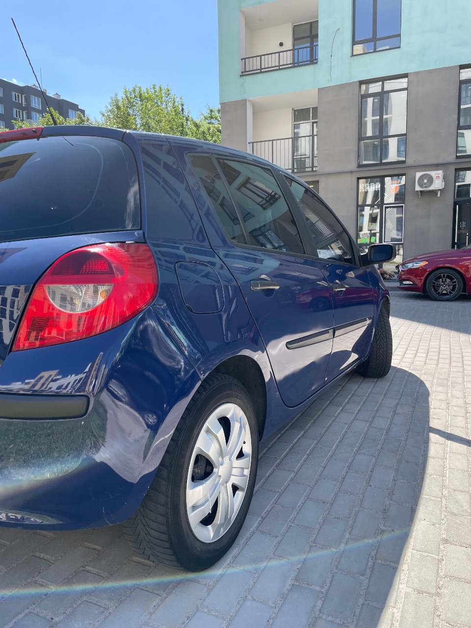 Renault Clio - фото 4