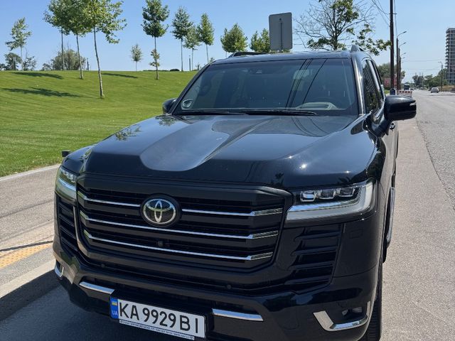 Toyota Land Cruiser - фото 1