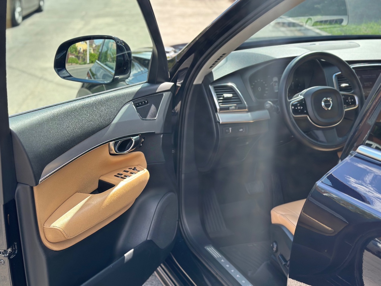 Volvo XC90 - фото 8