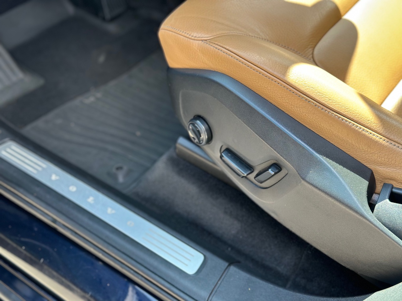 Volvo XC90 - фото 11