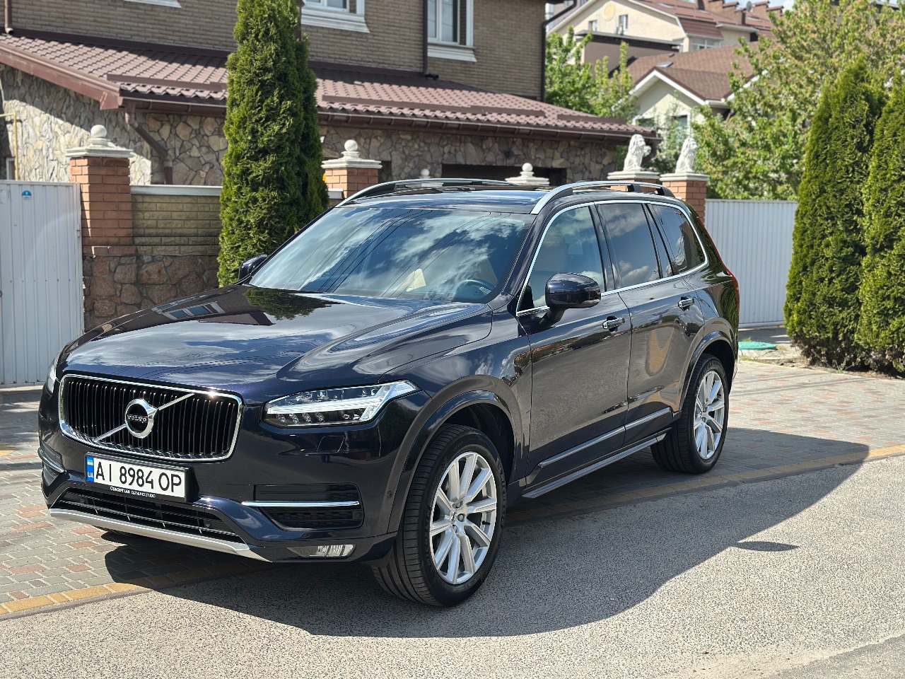 Volvo XC90 - фото 1