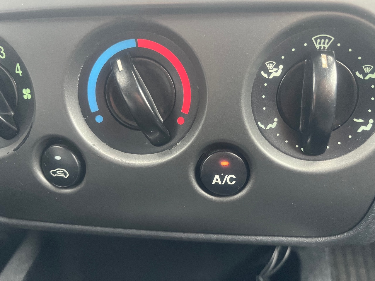 Ford Fusion - фото 9