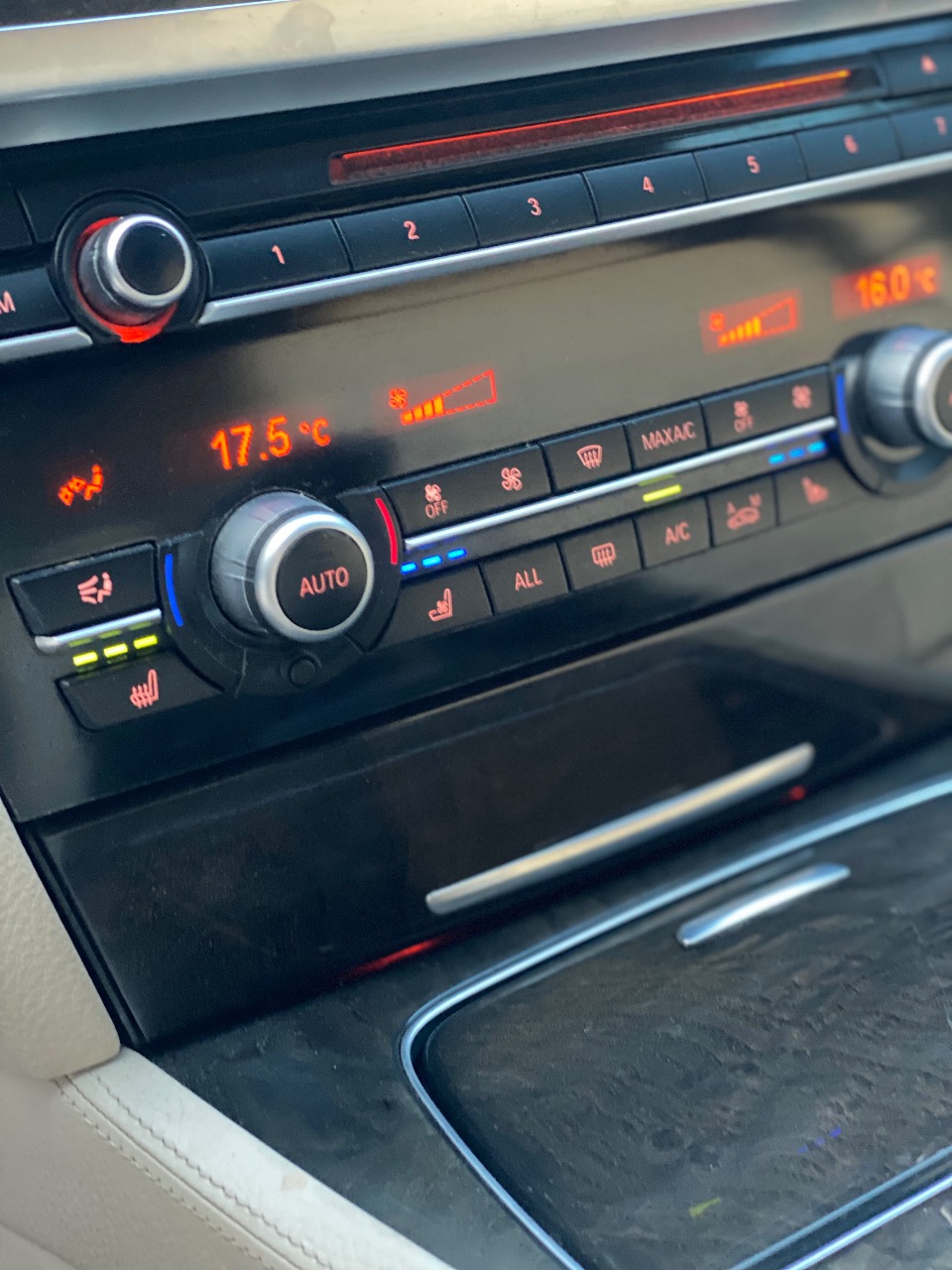 BMW 7 серії - фото 27