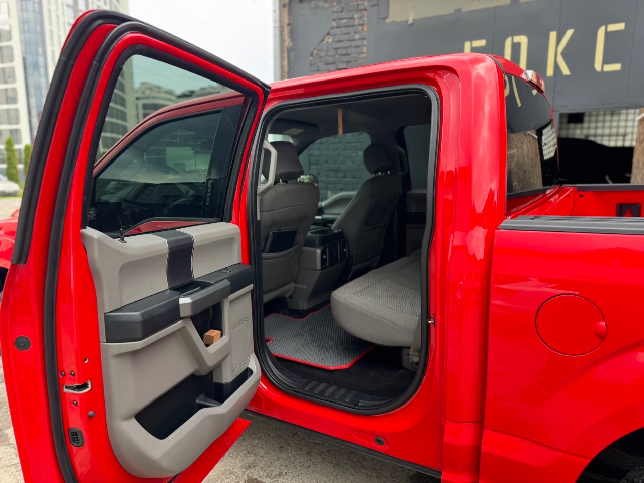 Ford F-150 - фото 5