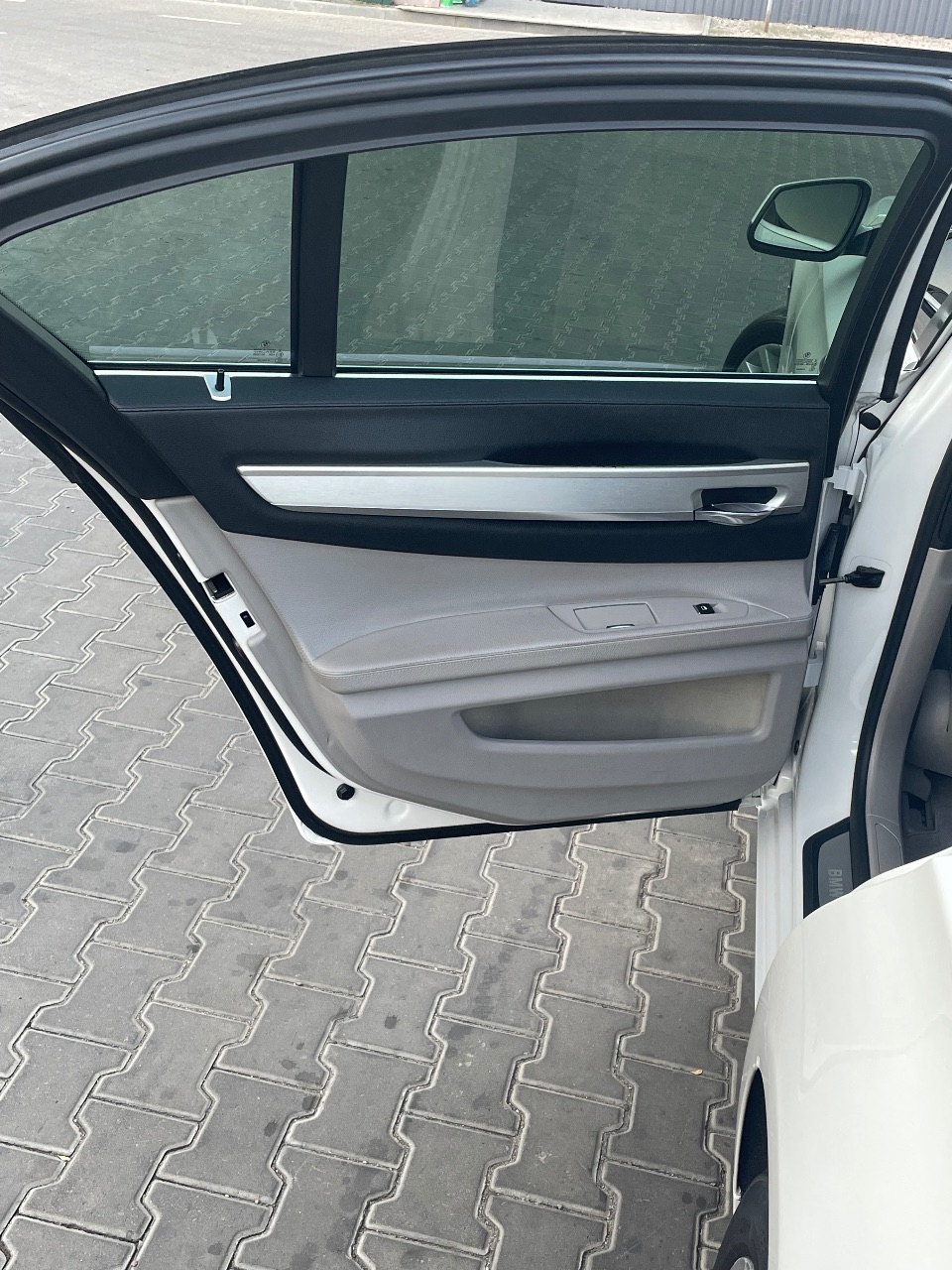 BMW 7 серії - фото 16