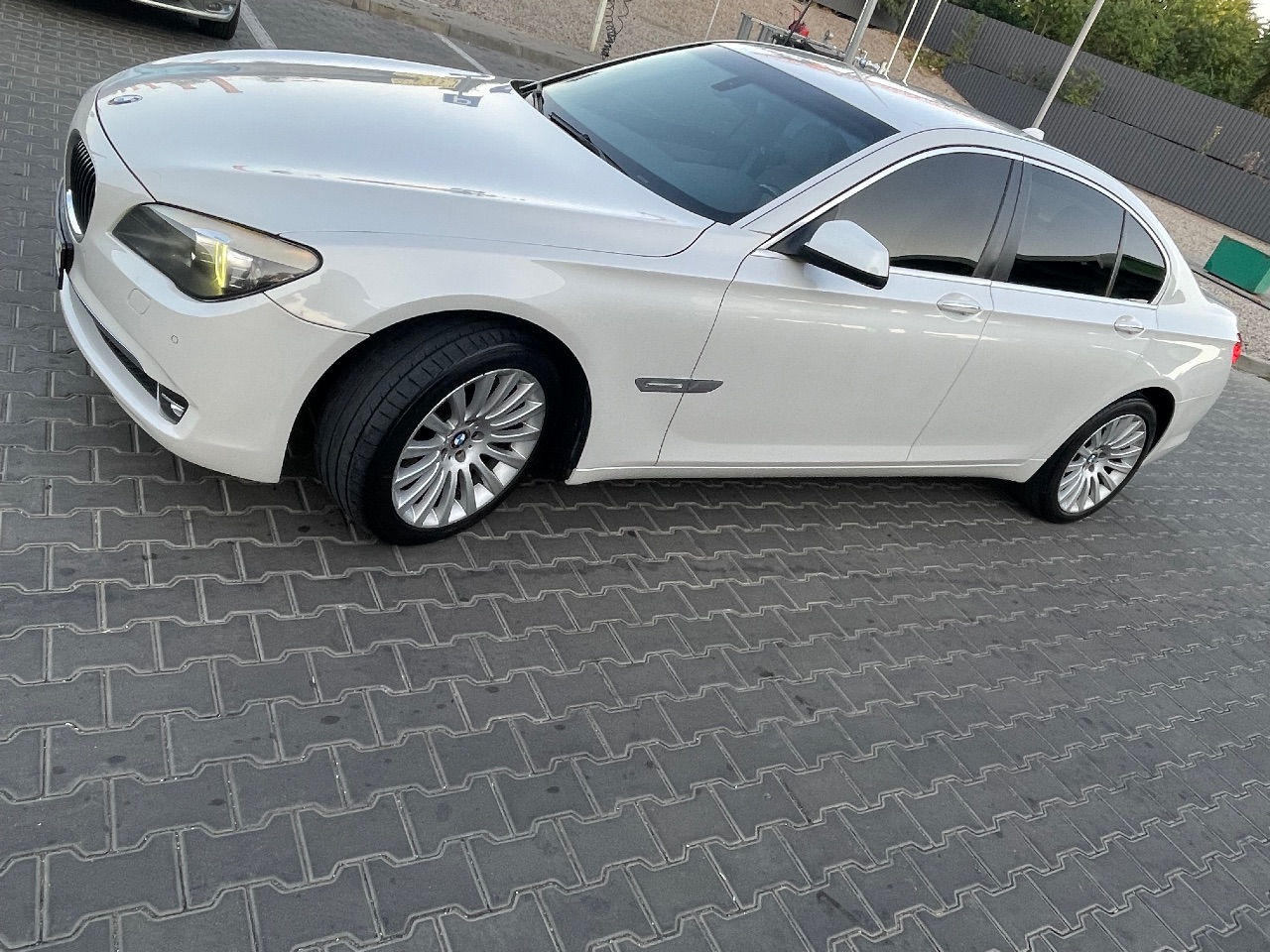 BMW 7 серії - фото 3