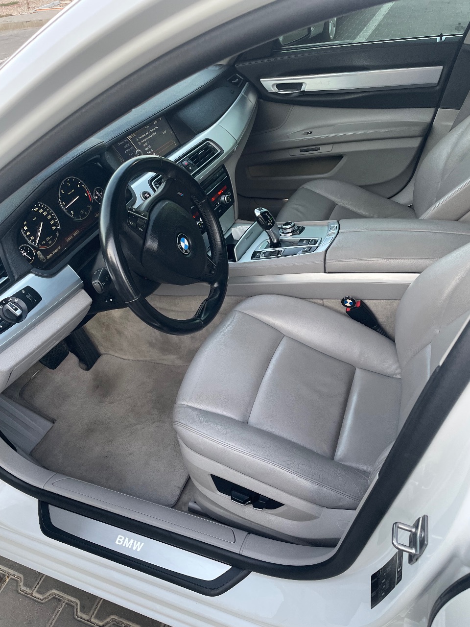 BMW 7 серії - фото 13