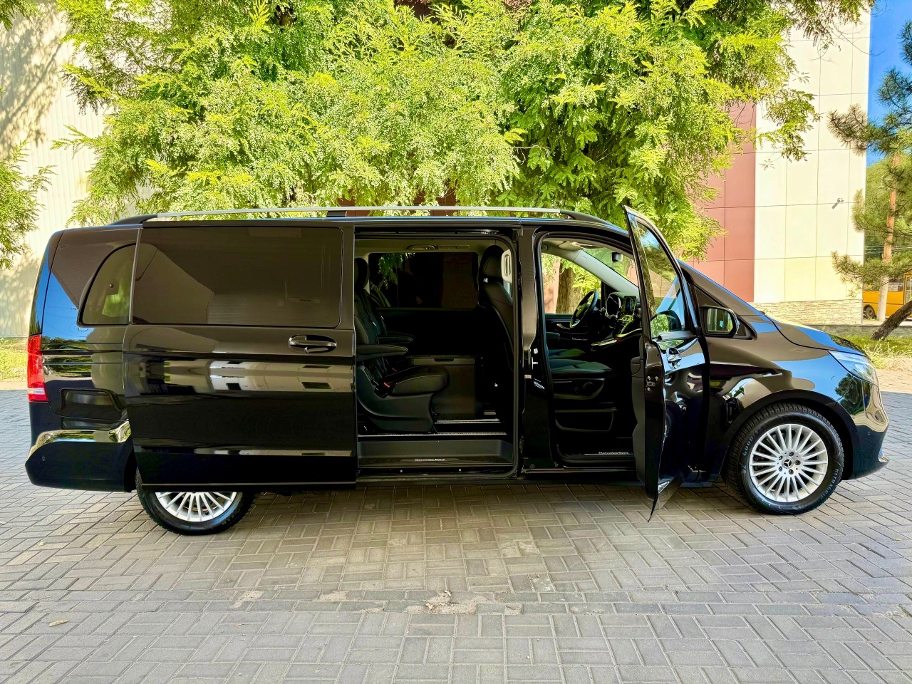 Mercedes-Benz V-Класс - фото 20