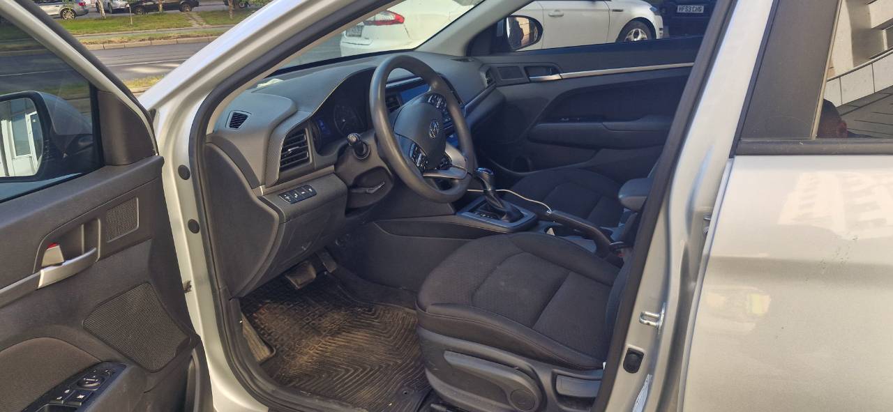 Hyundai Elantra - фото 4