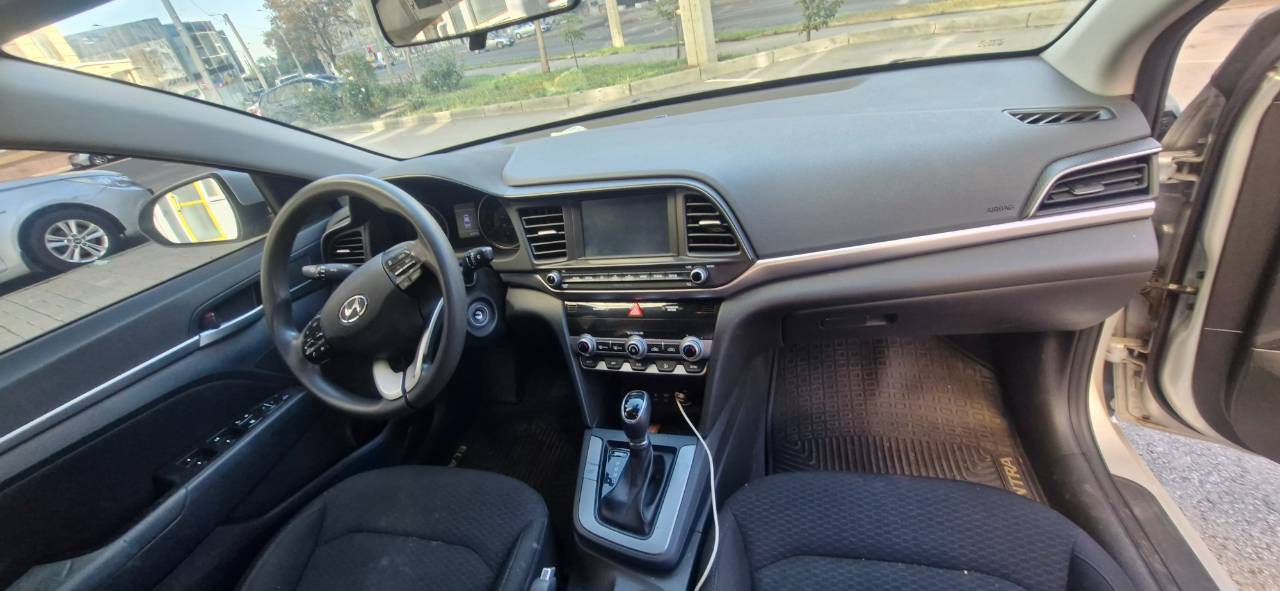 Hyundai Elantra - фото 10