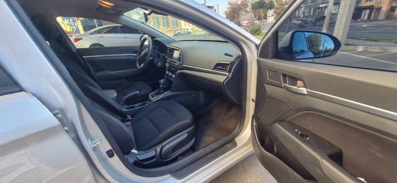 Hyundai Elantra - фото 11