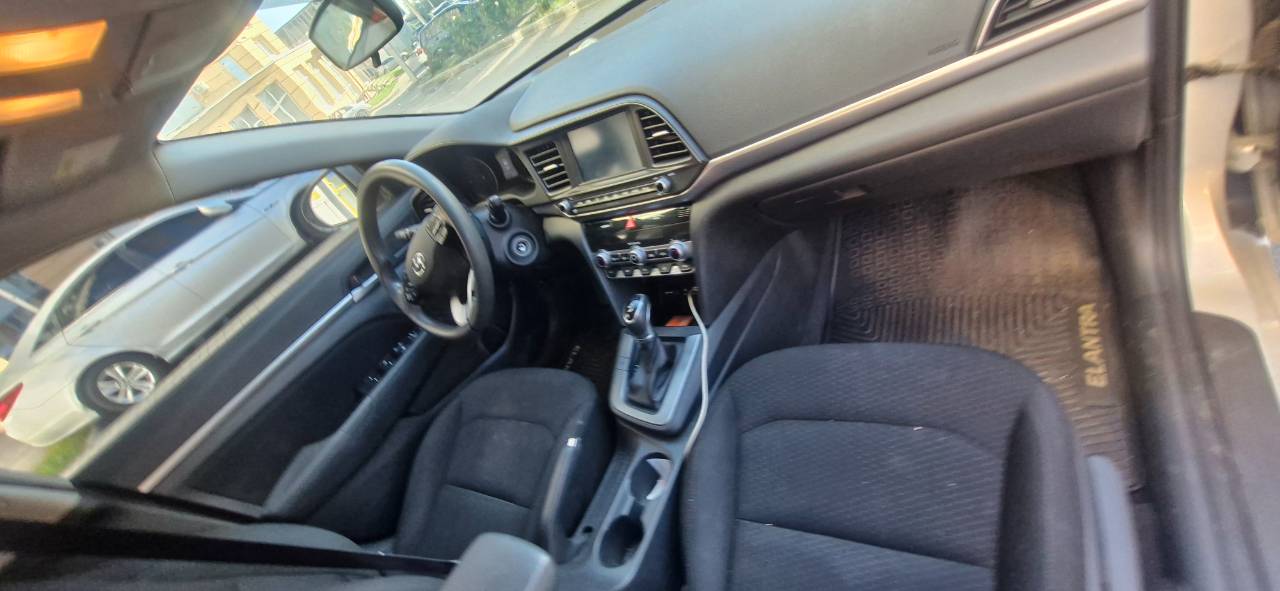 Hyundai Elantra - фото 9