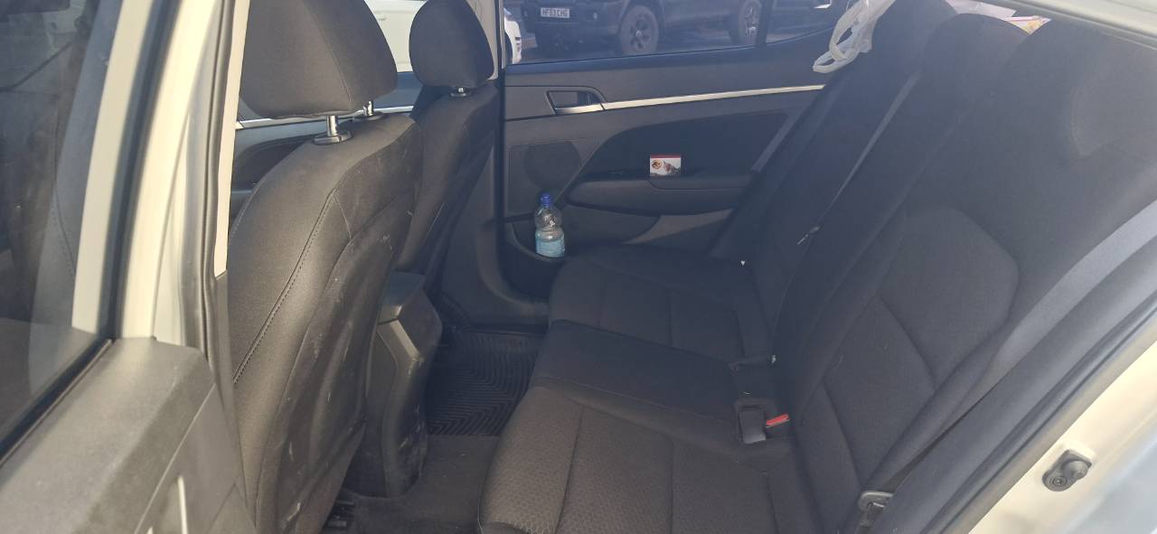 Hyundai Elantra - фото 5