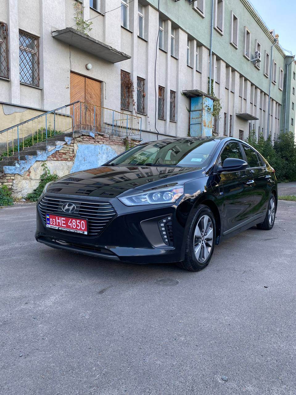 Hyundai IONIQ - фото 1