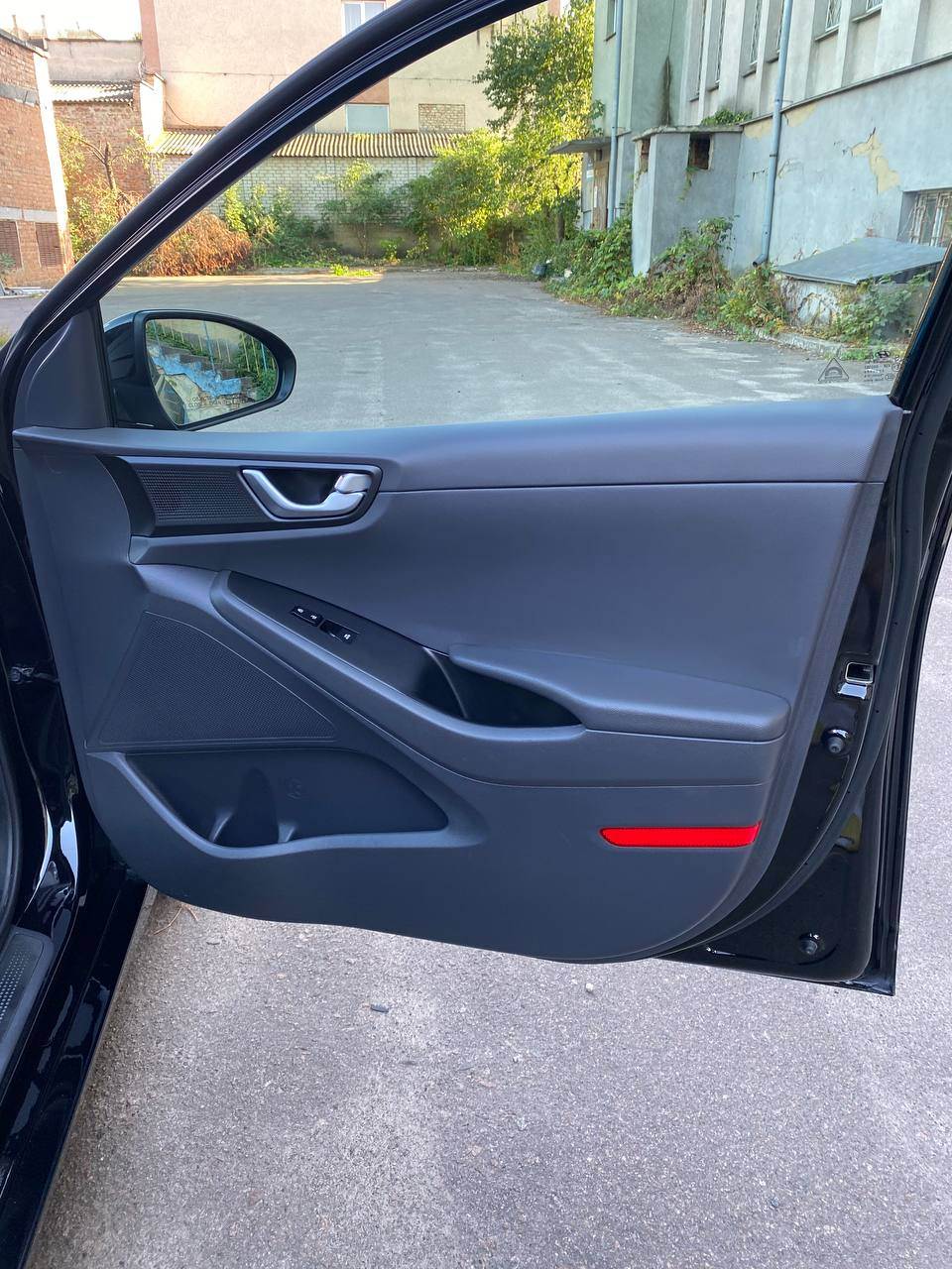 Hyundai IONIQ - фото 18