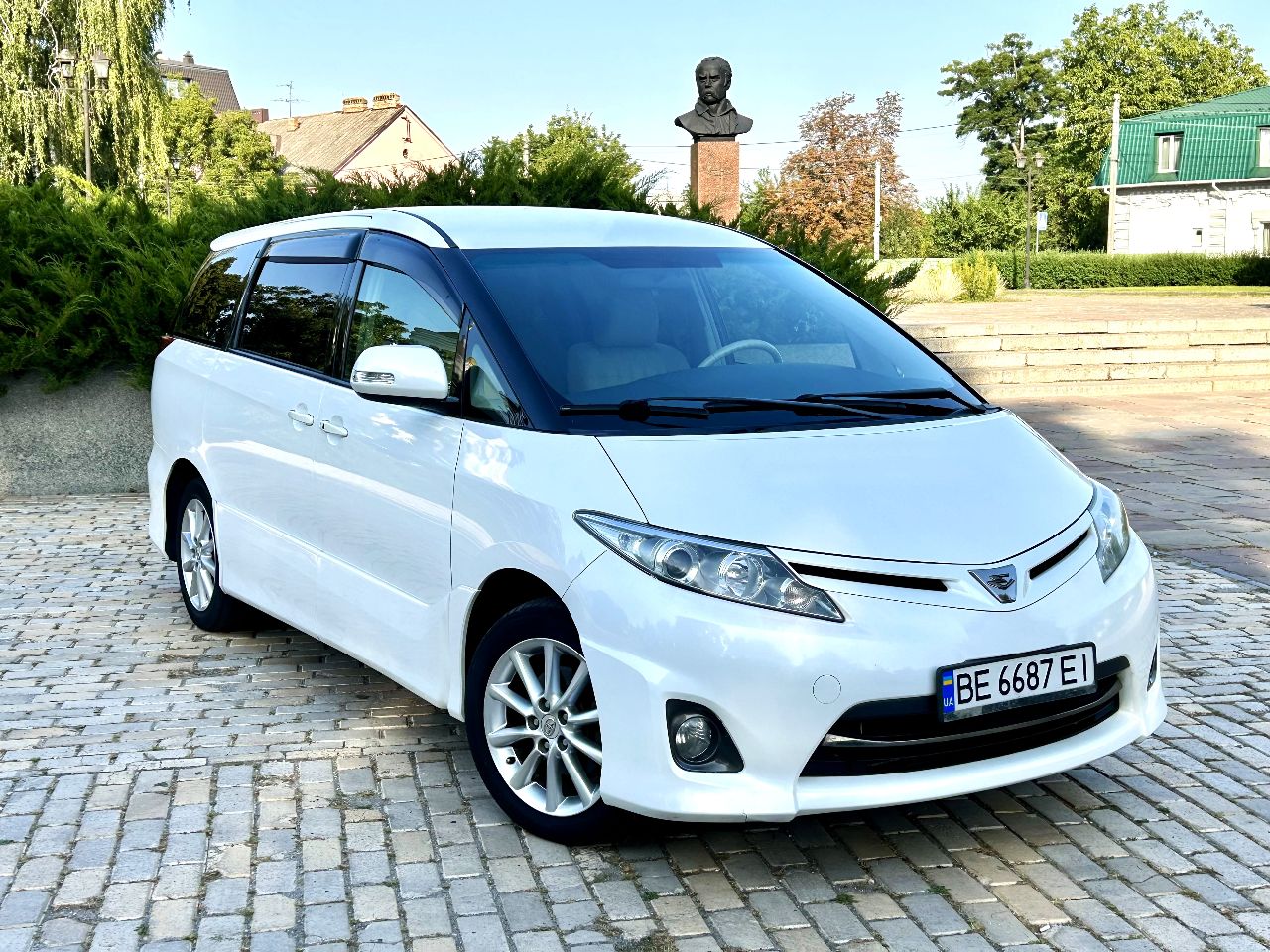 Toyota Estima - фото 15