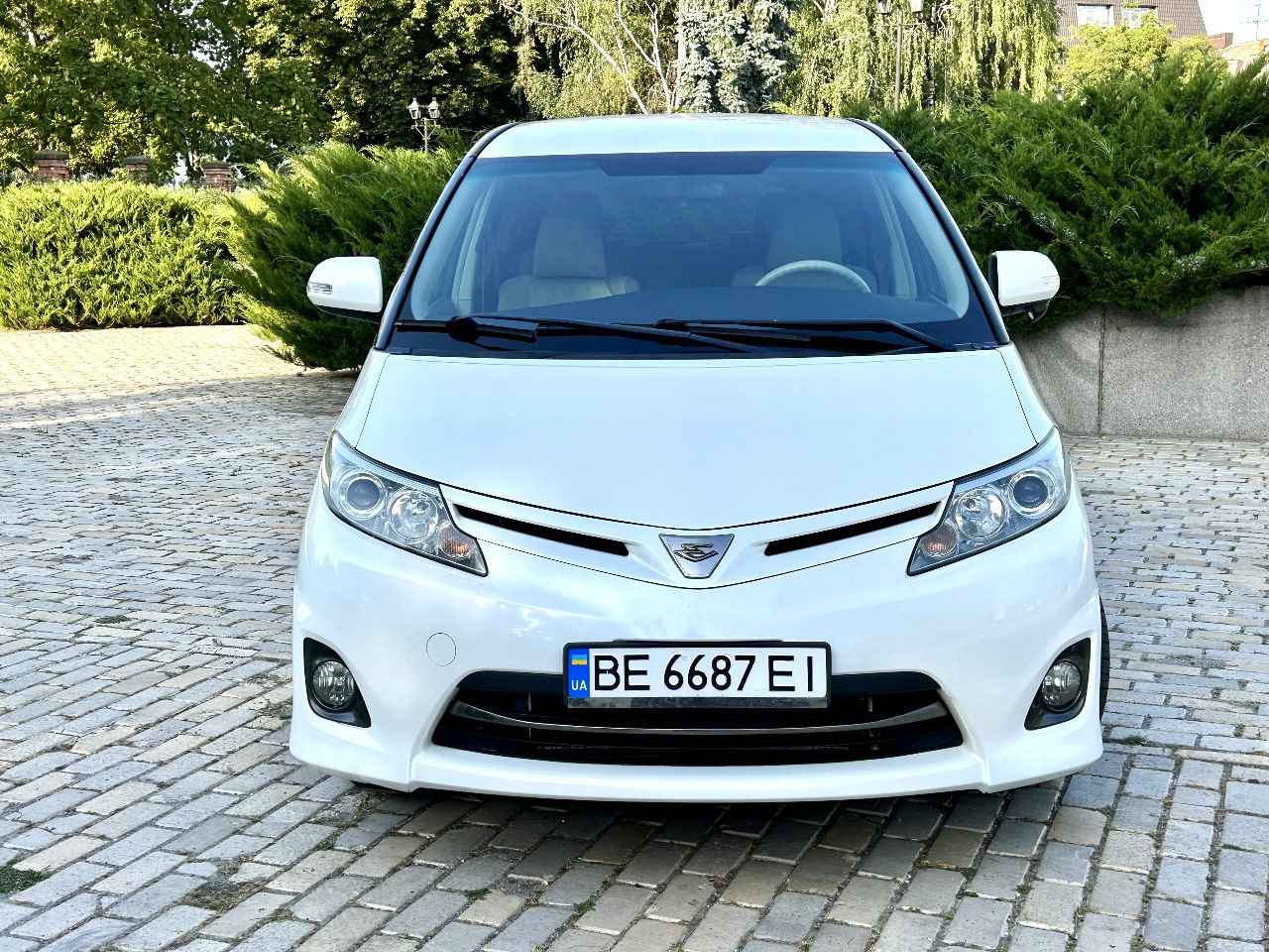 Toyota Estima - фото 16
