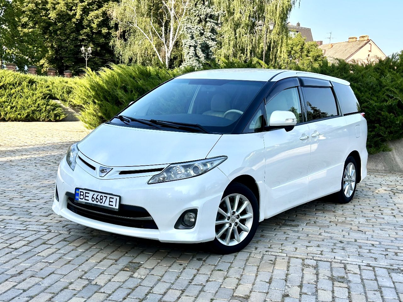 Toyota Estima - фото 9