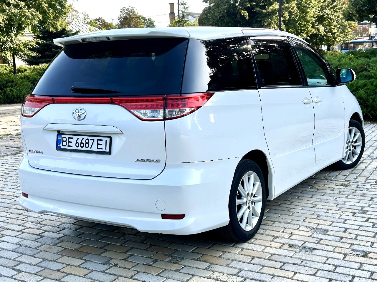 Toyota Estima - фото 13