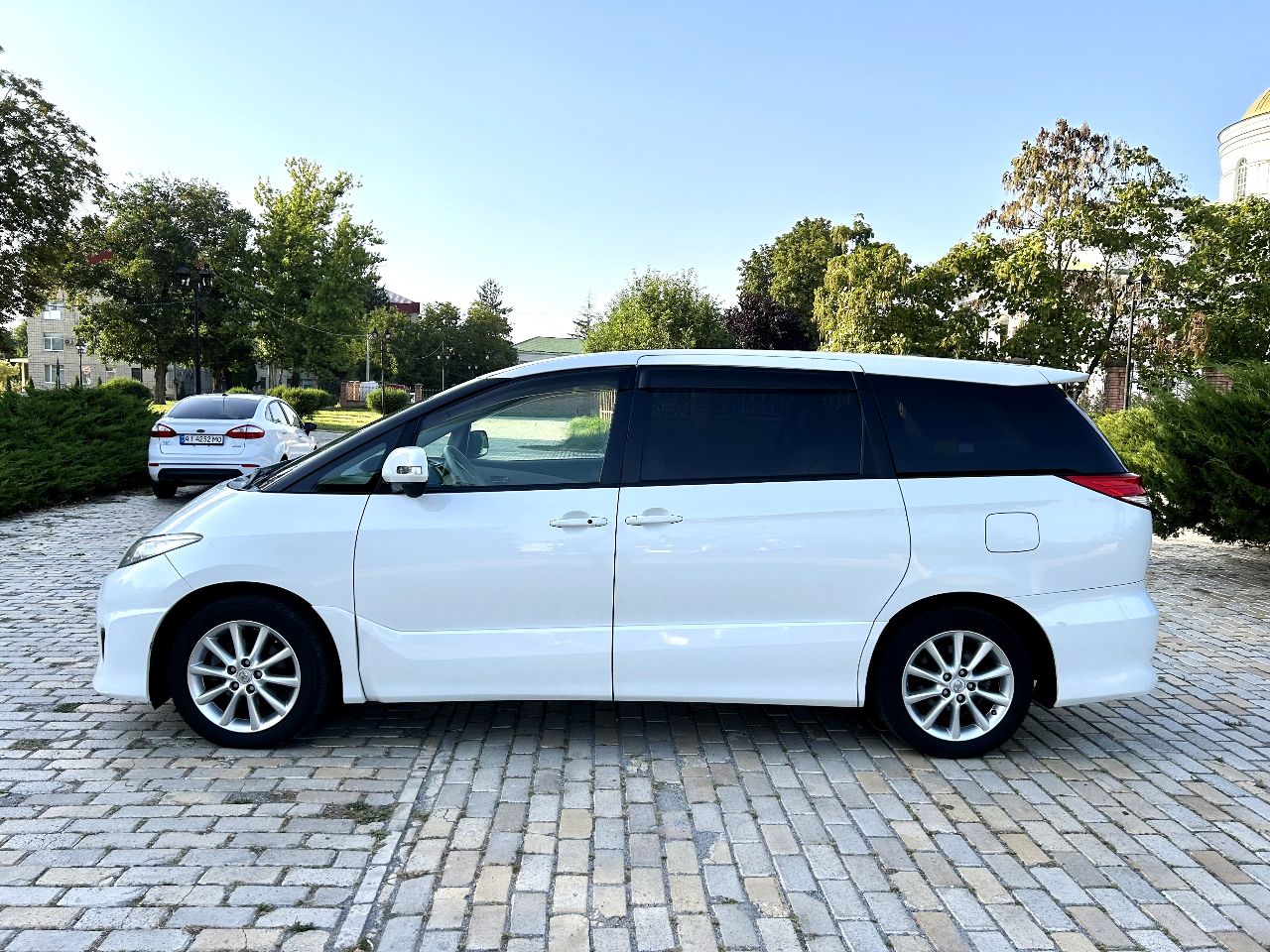 Toyota Estima - фото 19