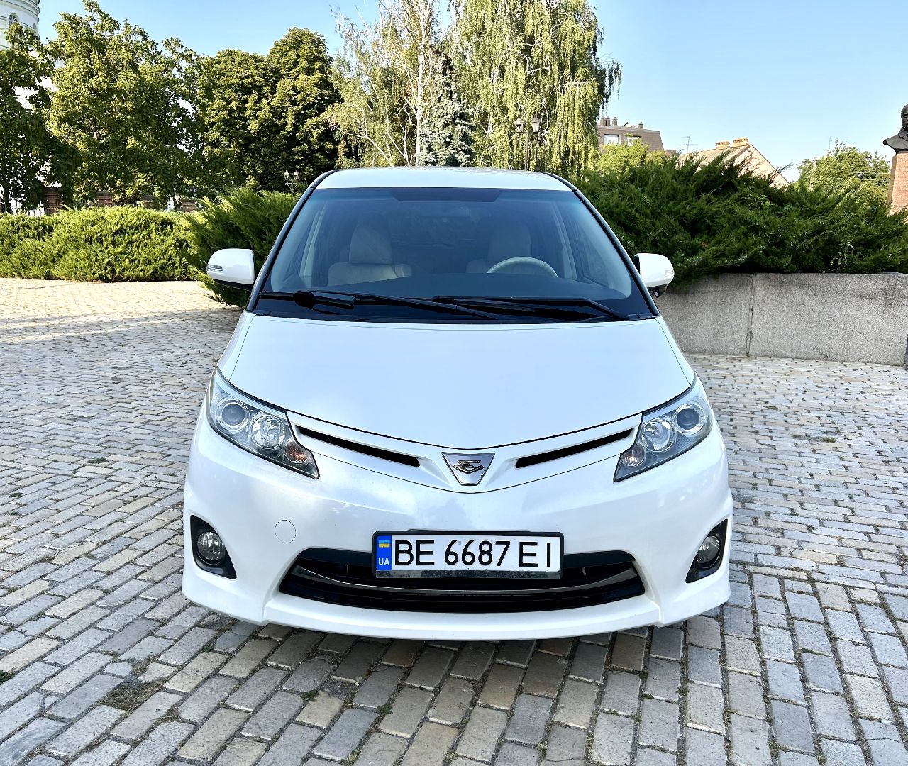 Toyota Estima - фото 5