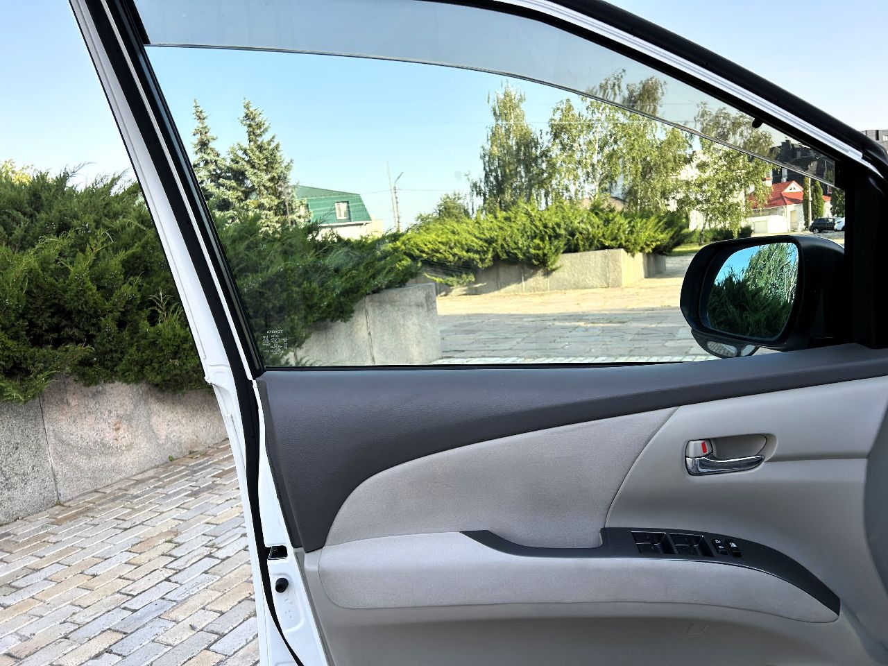 Toyota Estima - фото 37