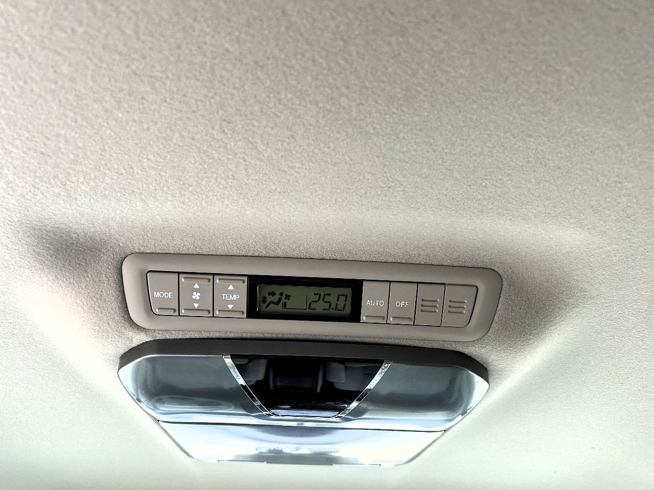 Toyota Estima - фото 38