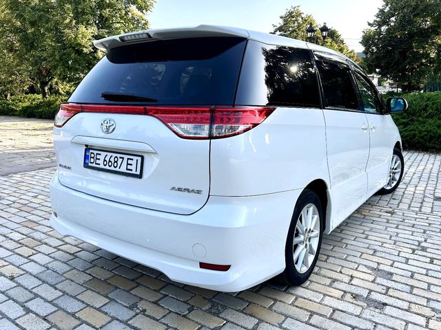 Toyota Estima - зображення 4
