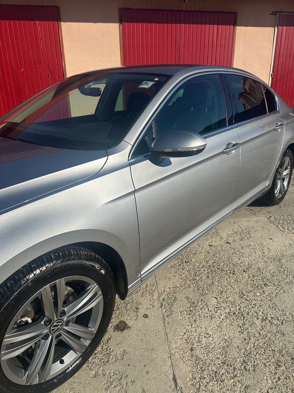 Volkswagen Passat - фото 6