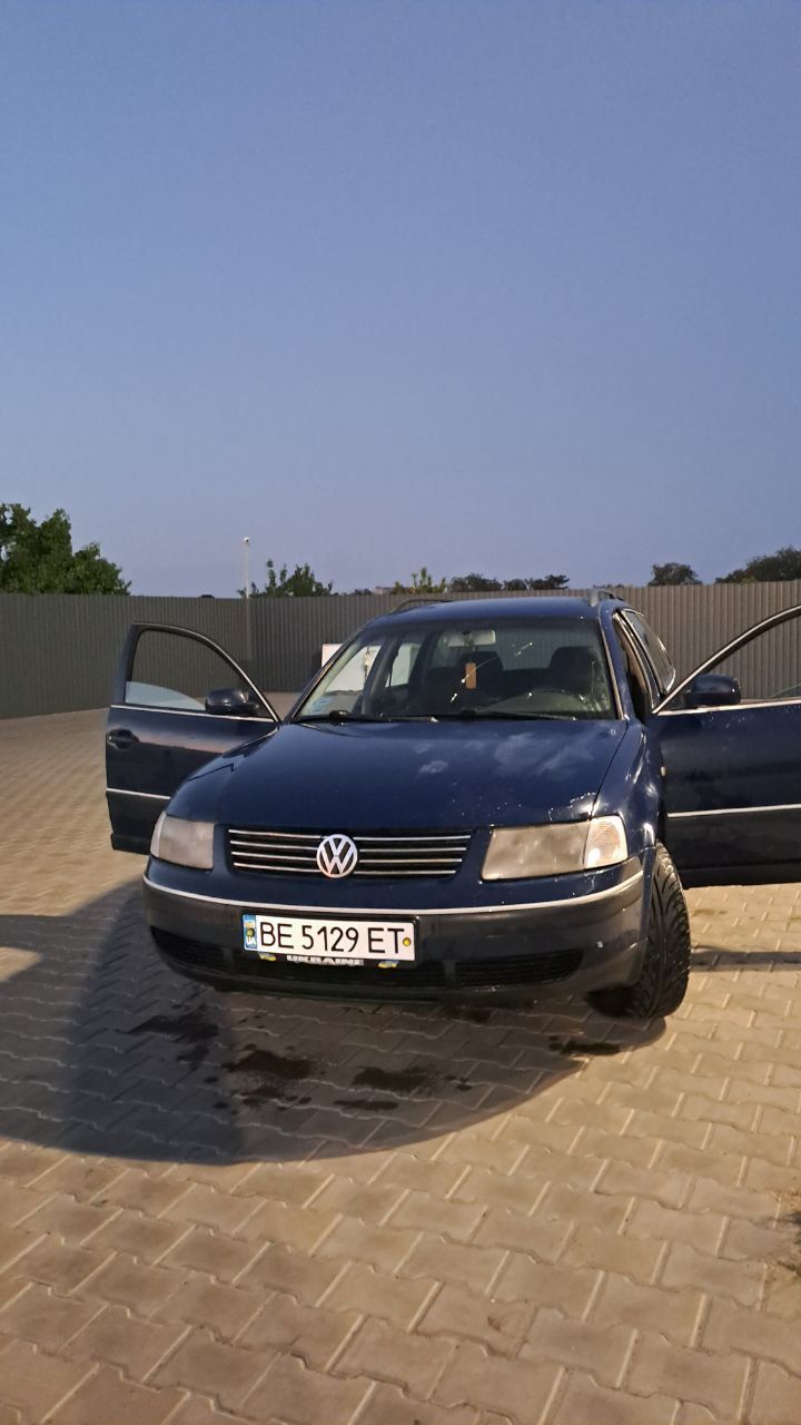 Volkswagen Passat - фото 1