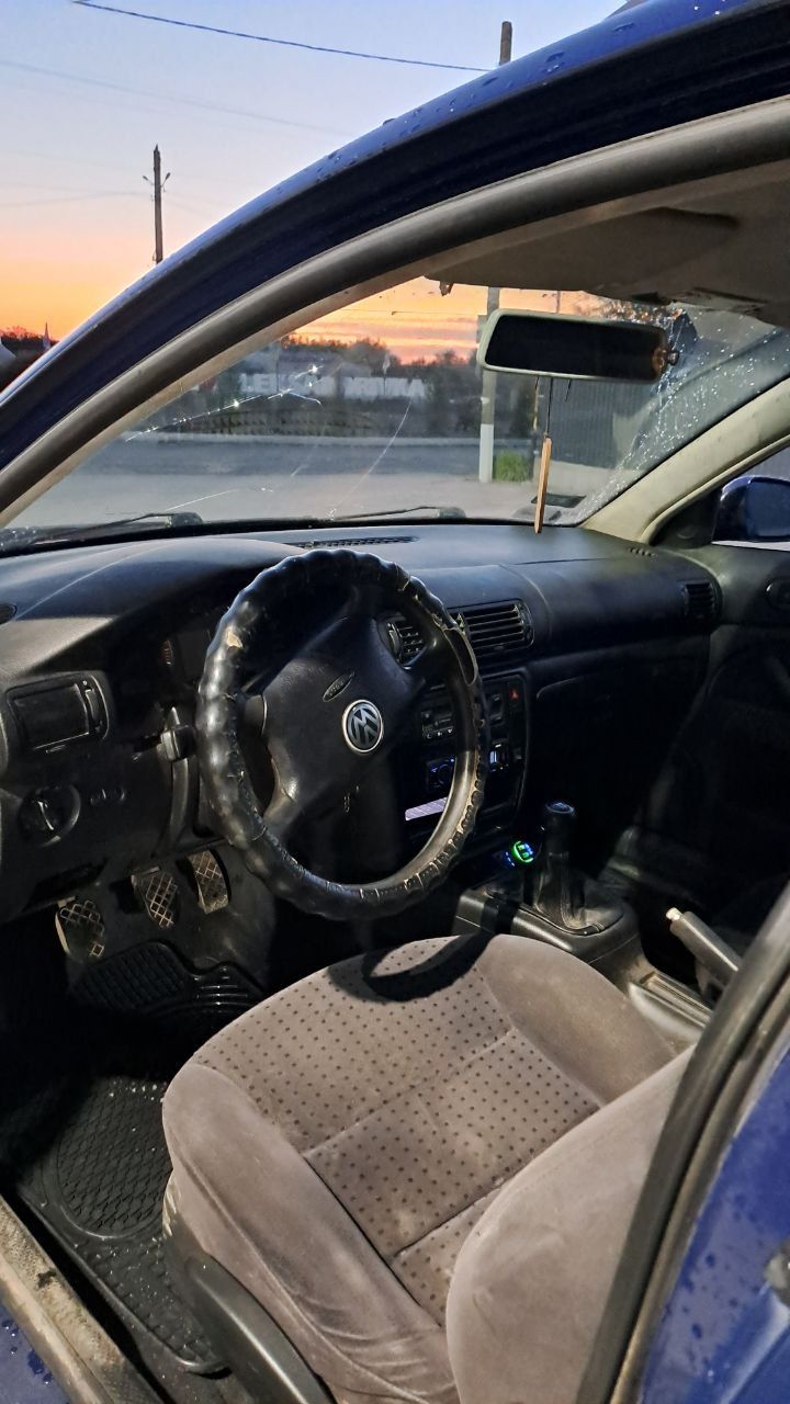 Volkswagen Passat - фото 4