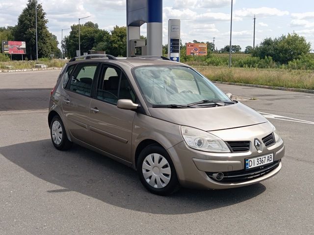 Renault Megane - фото 2