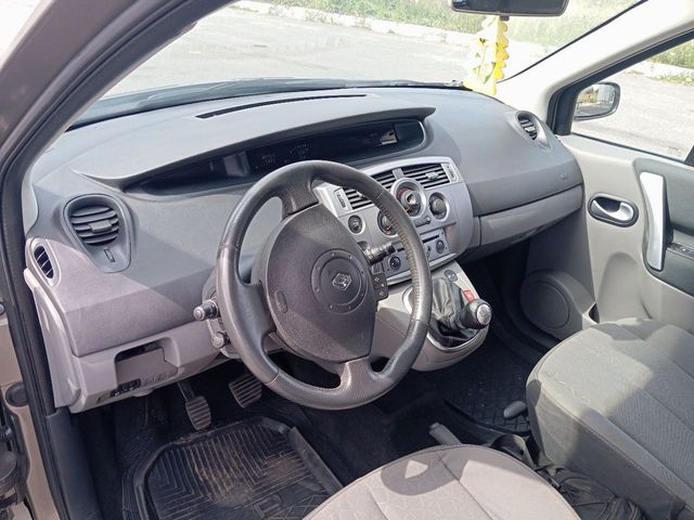 Renault Megane - фото 5