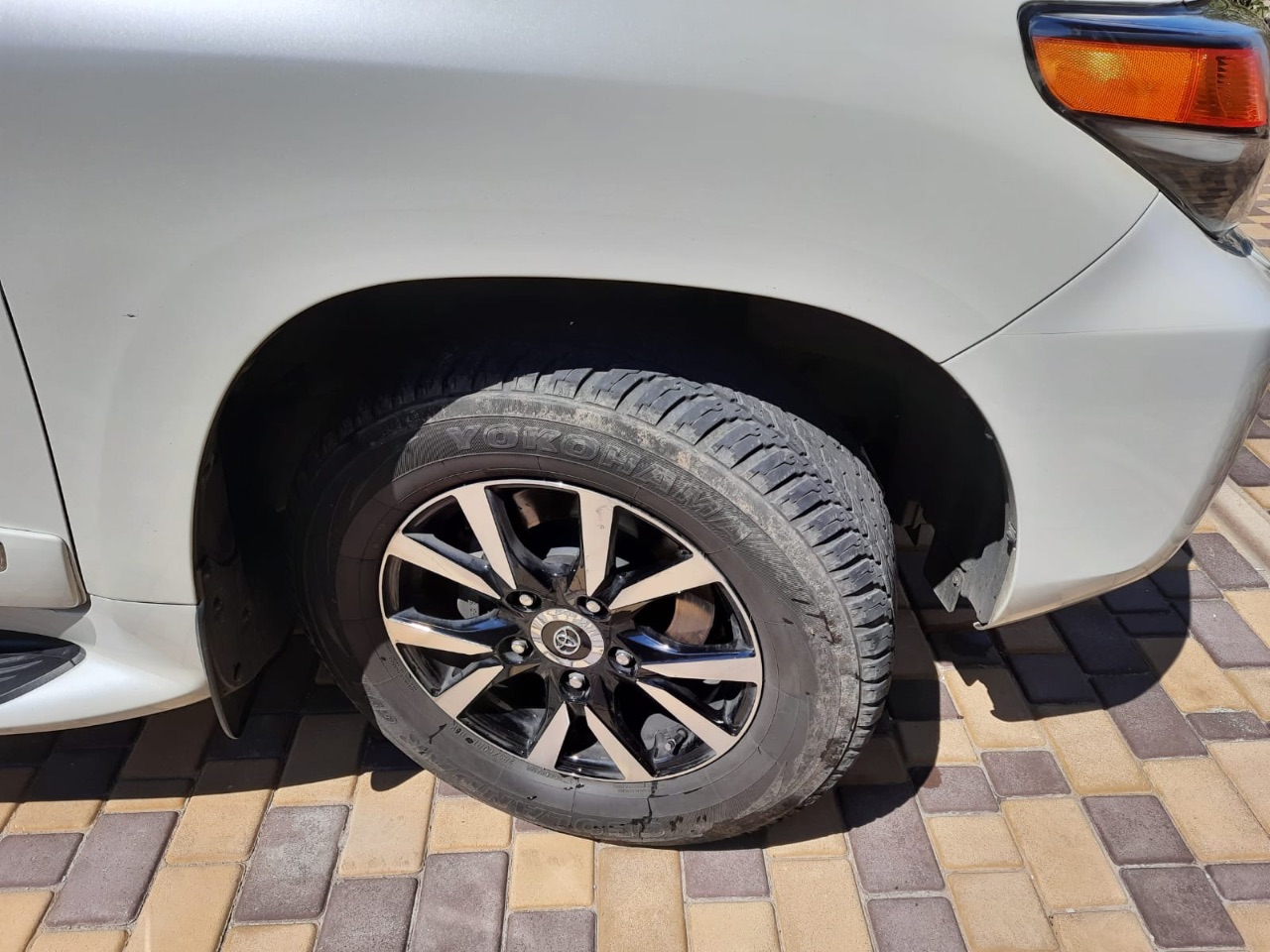 Toyota Land Cruiser - фото 2