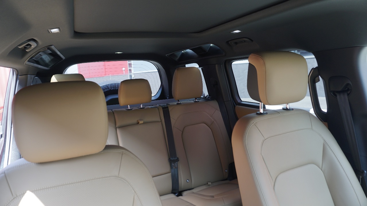 Land Rover Defender - фото 11