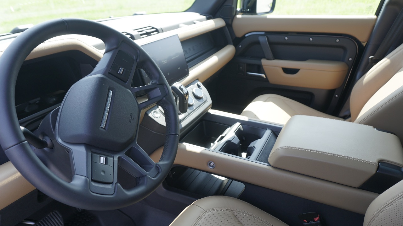 Land Rover Defender - фото 7