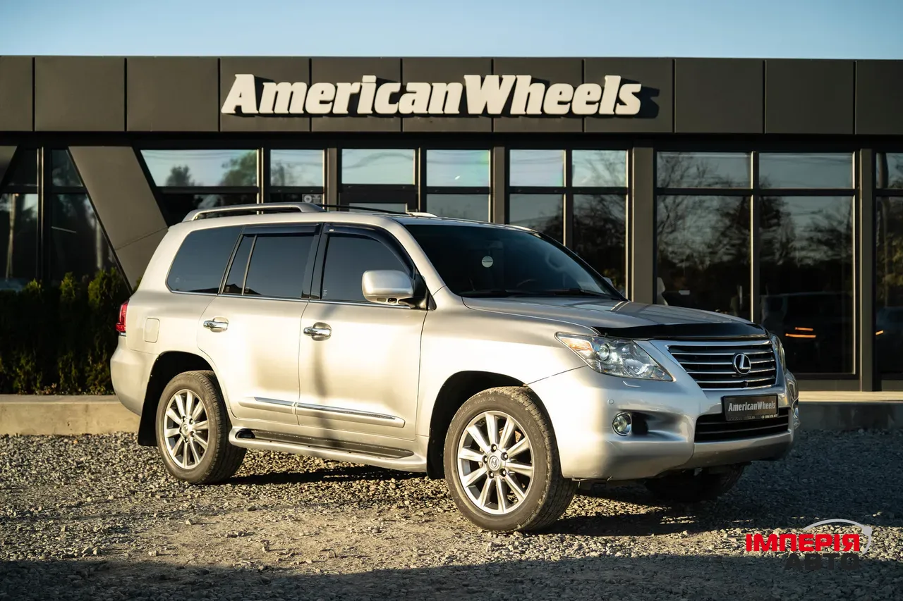 Lexus LX - фото 3