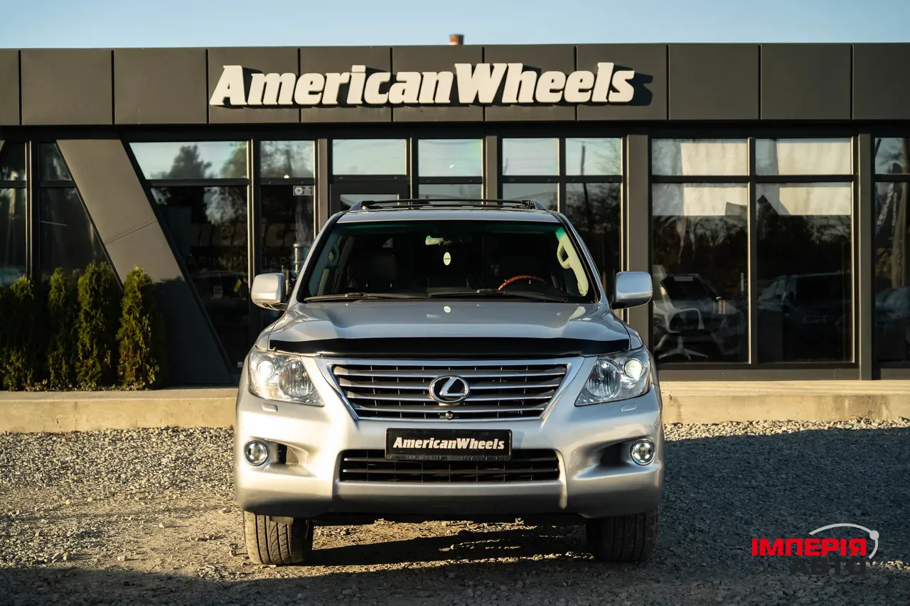 Lexus LX - фото 2