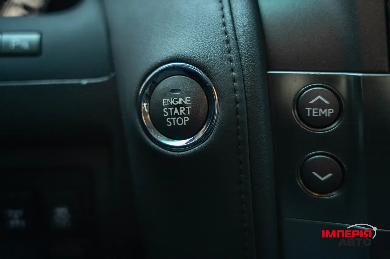 Lexus LX - фото 30