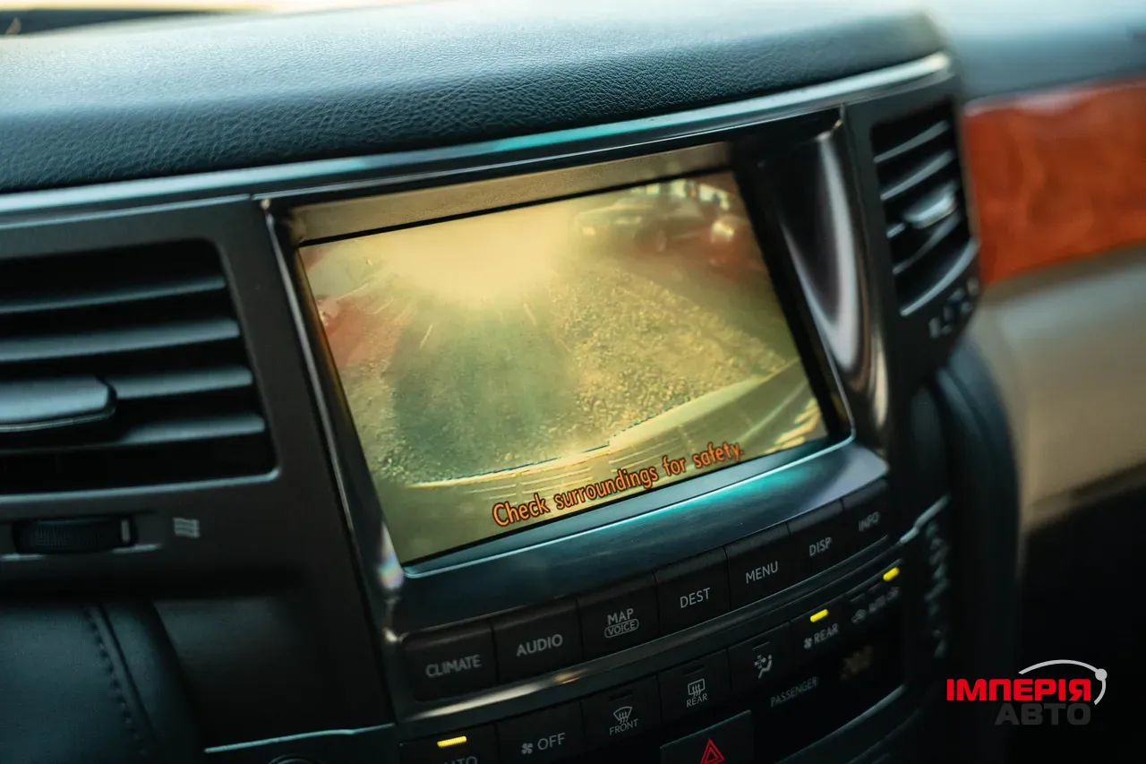 Lexus LX - фото 31