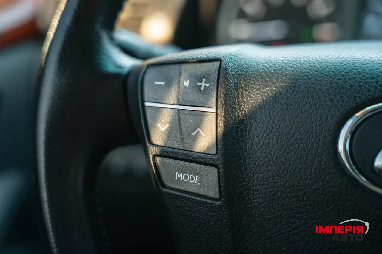 Lexus LX - фото 27