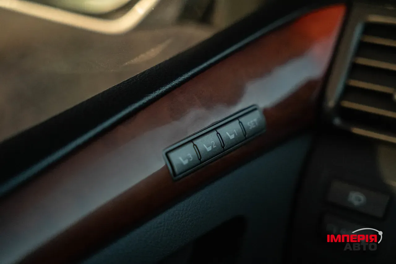 Lexus LX - фото 19