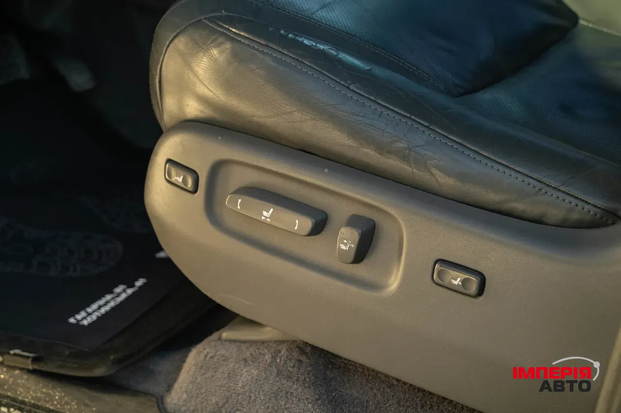 Lexus LX - фото 18