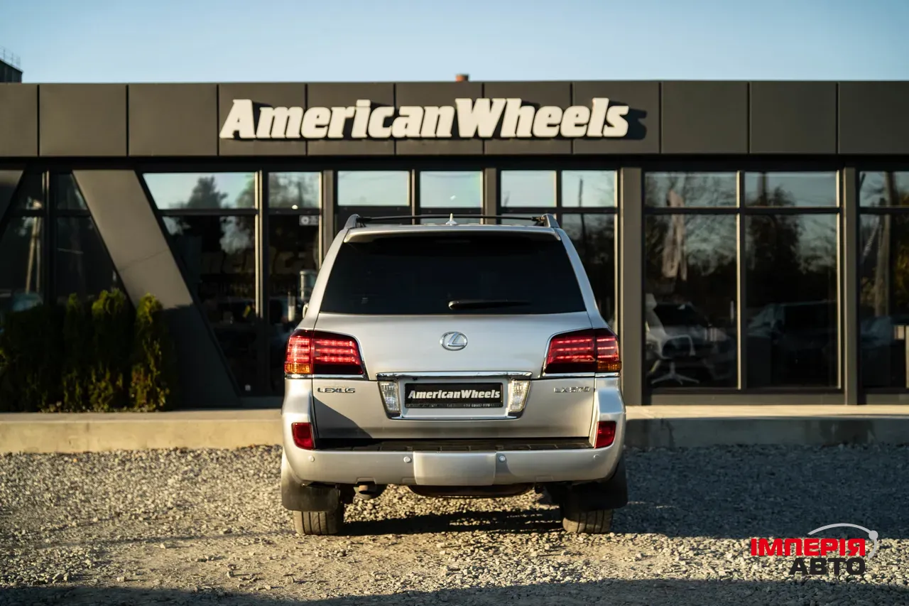 Lexus LX - фото 6