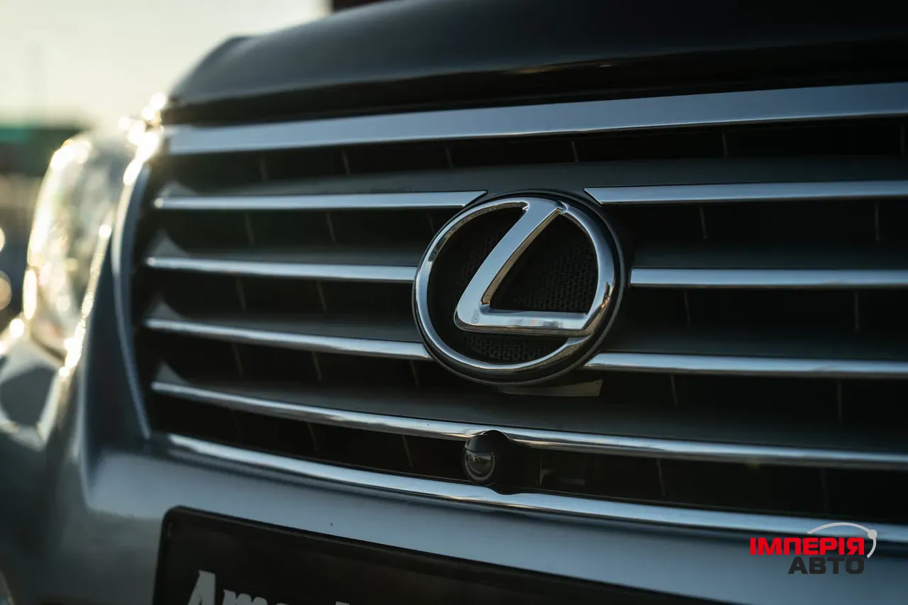 Lexus LX - фото 14