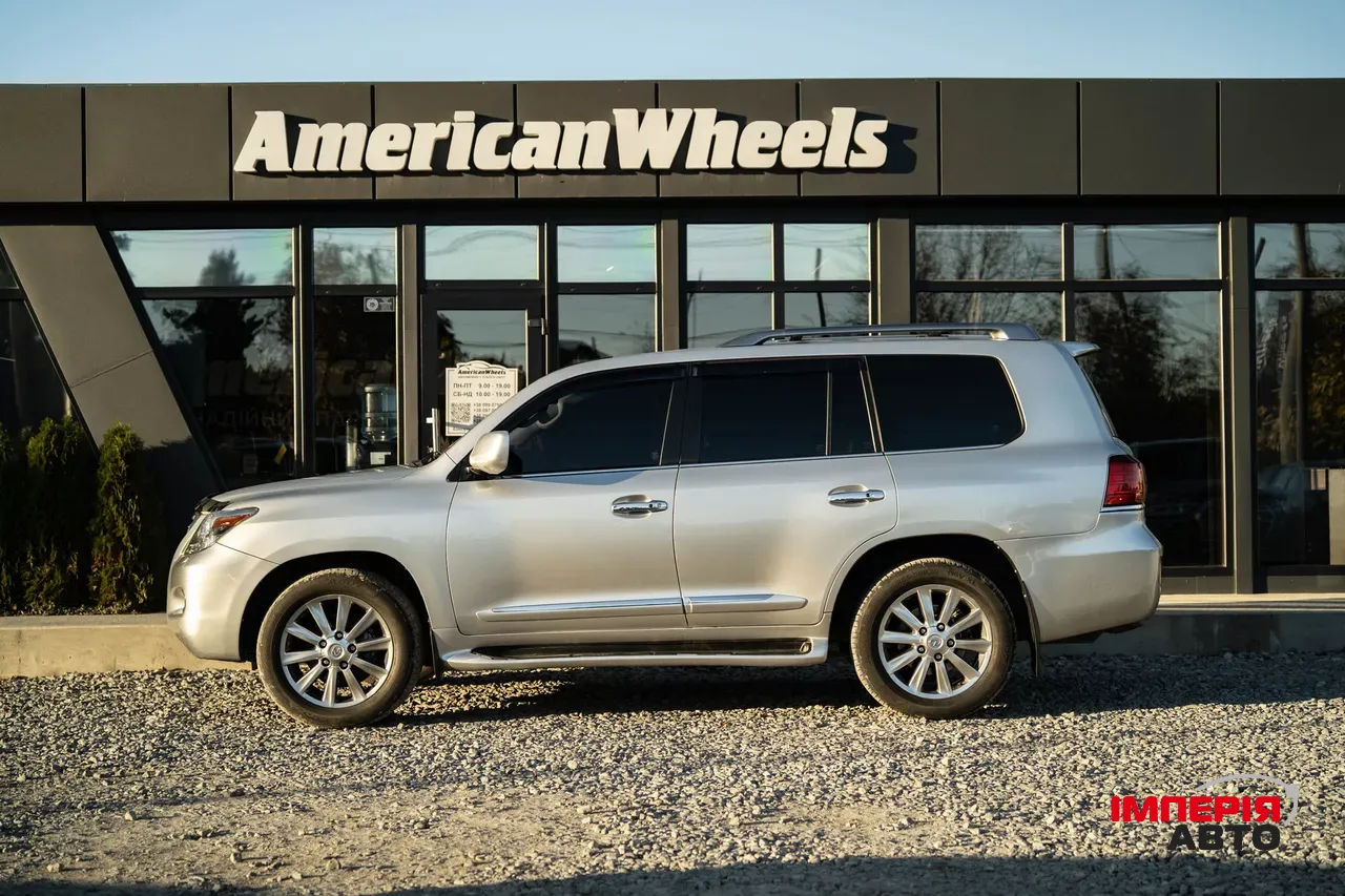 Lexus LX - фото 4